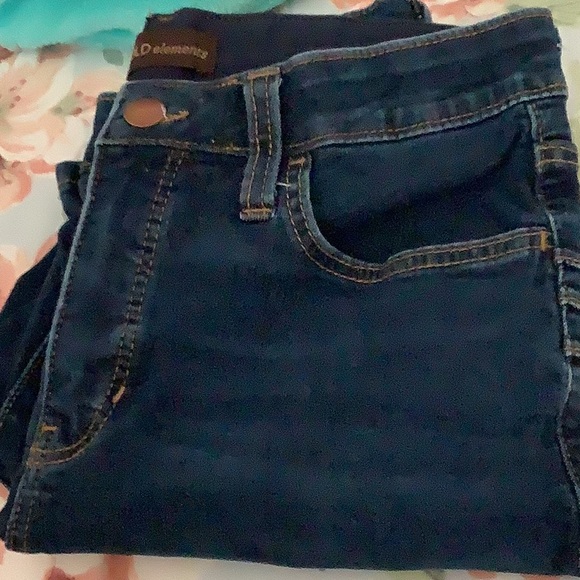 Bold Elements crop jeans size 6 stretch waist band get extra 1.5” if need be🦋 - Picture 6 of 10